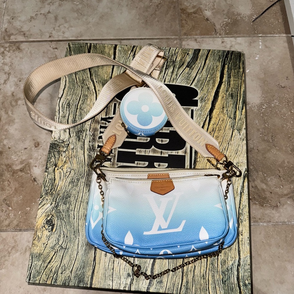 Louis Vuitton Blue and White Women's Bag